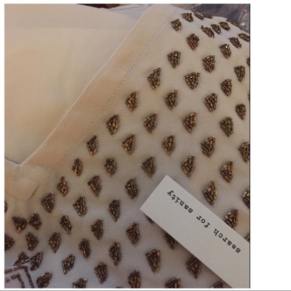 🏵SEARCH FOR SANITY EMBELLISHED V-NECK TOP - Picture 3 of 4